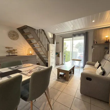 Petite Maison Avec Jardin & Piscine Partagee * Valras-Plage